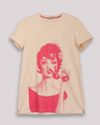 Camiseta Ilustrada Beige Dolores